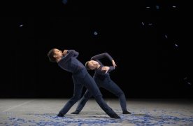Imatge de la coreografia "Lo que no se ve" del coreògraf Gustavo Ramírez. Fotògrafa: Anna Fàbrega