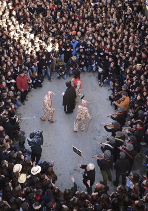 Imatge del ball de dimonis de les festes de Sant Antoni de Manacor.