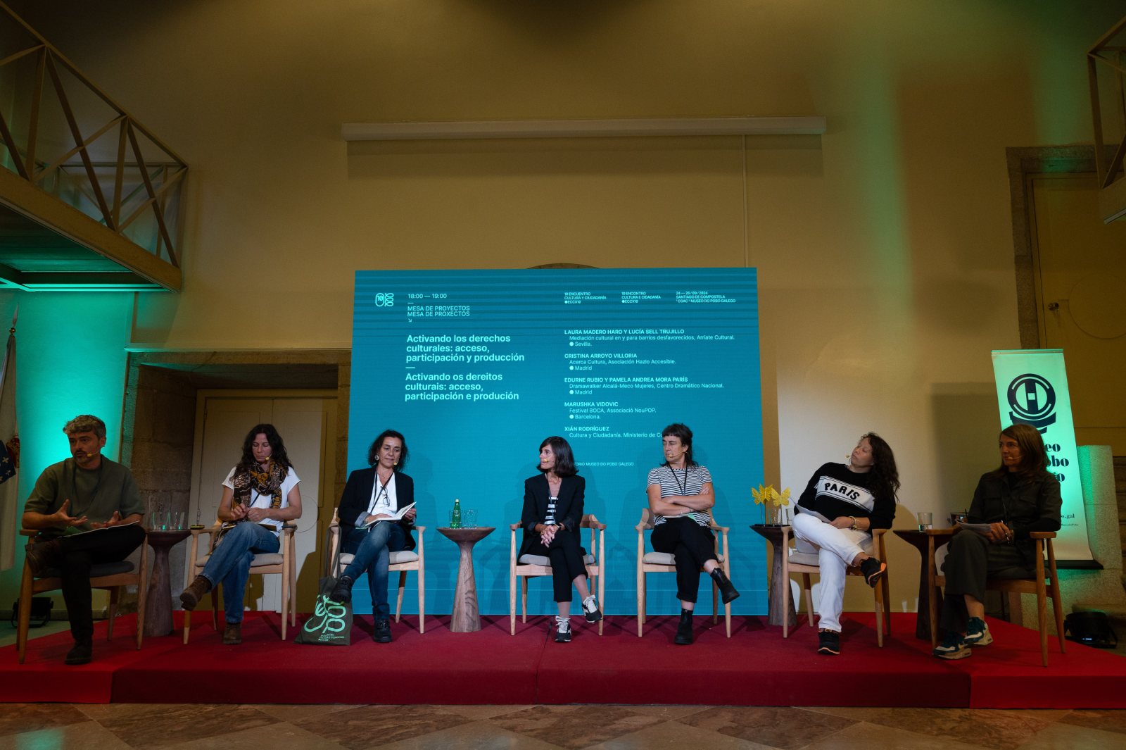 Mesa de debate ""Activando los derechos culturales: acceso, participación y producción".