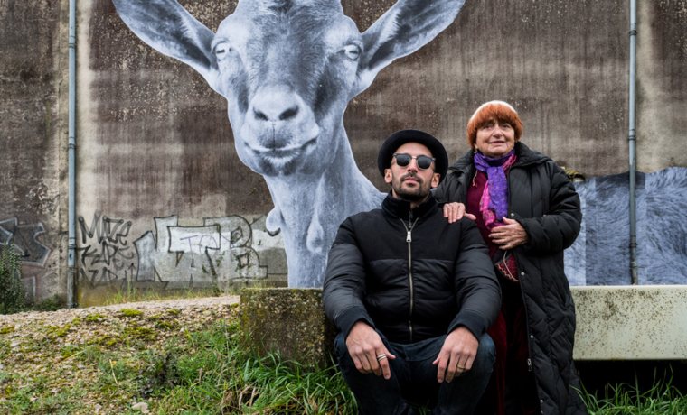 Fotograma del film "CARAS Y LUGARES"