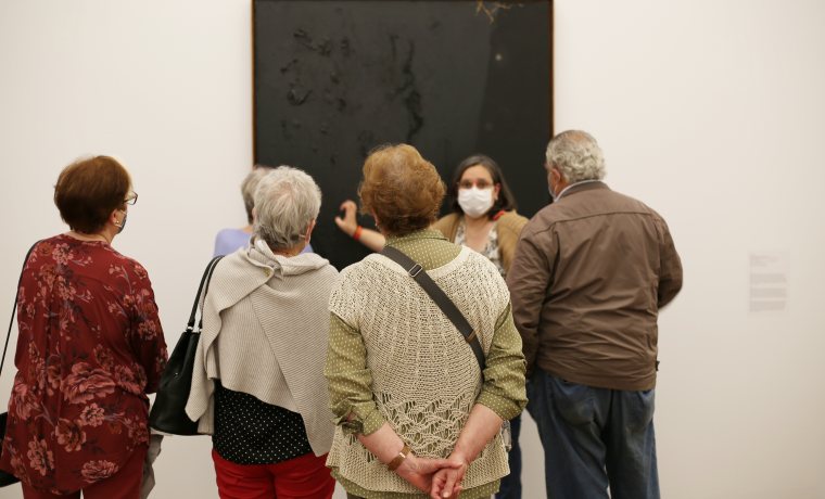  Conversa al voltant d'una obra d'Antoni Tàpies