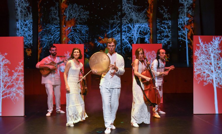 Imatge de l'espectacle Els mons de Lluís Domènech i Montaner