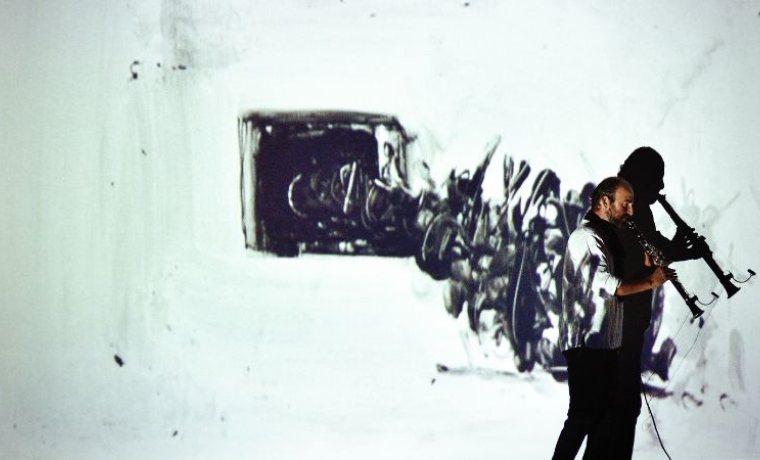 Half Moon - Festival In-Edit