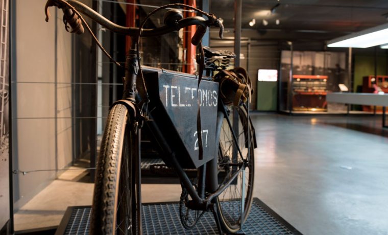 bicicleta usada por el celador telefónica