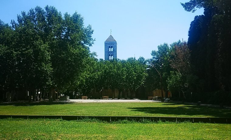 Vista exterior de la canònica