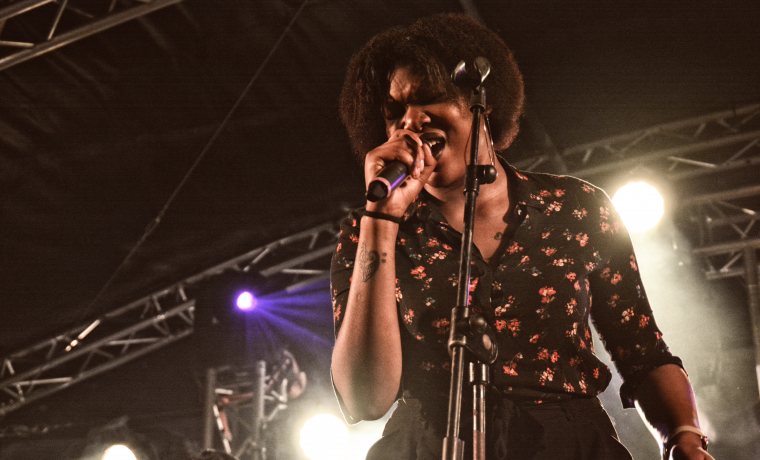 Foto de la banda musical "Monique Makon"