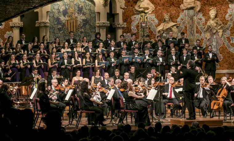 Orquestra Simfònica del Vallès i Cor Madrigal a l'escenari del Palau