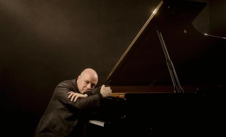 Albert Guinovart, piano