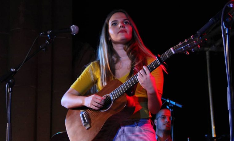 Sandra Bautista - Trapezista