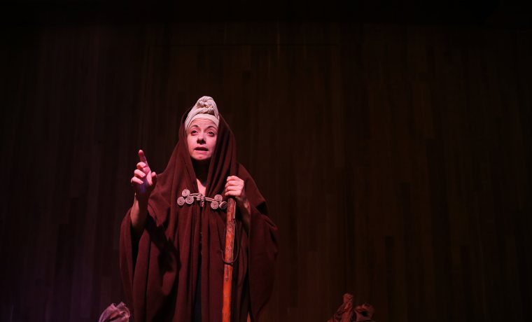 Foto de una escena de la obra teatral "Areva, una mujer de Numancia"