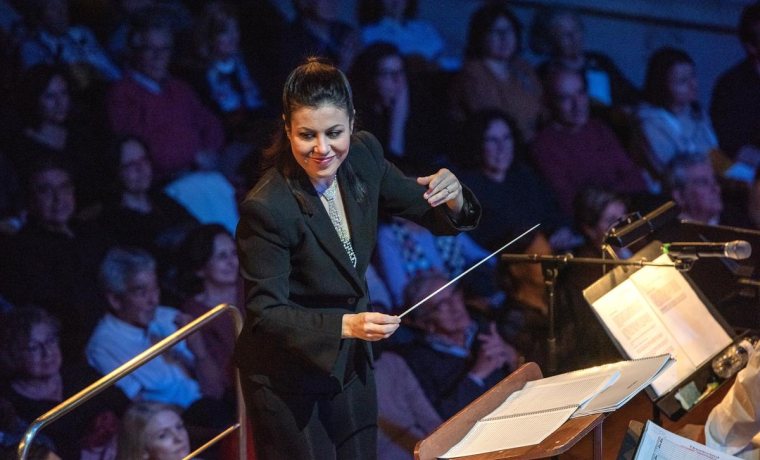 La directora Virginia Martínez a l'escenari