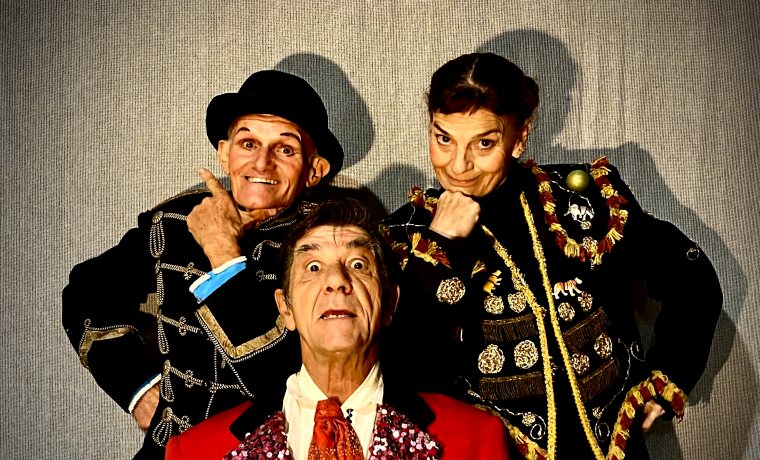 Direcció Leandro Mendoza i dramatúrgia Joan Arqué  Cíclicus Espectacles